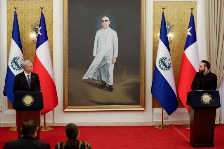 Ο εκλεγμένος πρόεδρος της Χιλής Καστ στο Σαλβαδόρ για να «μελετήσει» το μοντέλο των φυλακών