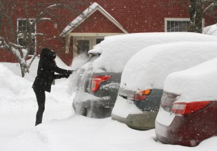 ΗΠΑ: Πυκνό χιόνι και πολικό ψύχος, δεκάδες εκατομμύρια Αμερικανοί αντιμέτωποι με σφοδρή χειμερινή καταιγίδα