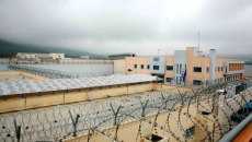 Φυλακές Μαλανδρίνου: Συνελήφθησαν 17 έγκλειστοι – Κατασχέθηκαν μαχαίρια, ναρκωτικά και κινητά