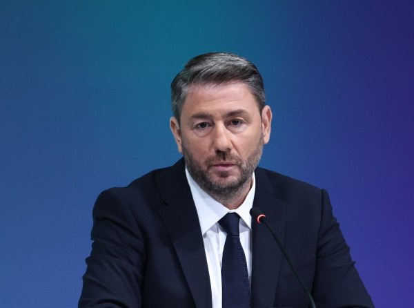 Στις Βρυξέλλες ο Ανδρουλάκης για να συμμετάσχει στην προσύνοδο των Ευρωπαίων Σοσιαλιστών