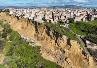Σικελία: Κρίσιμη παραμένει η κατάσταση – Συνεχίζονται οι κατολισθήσεις