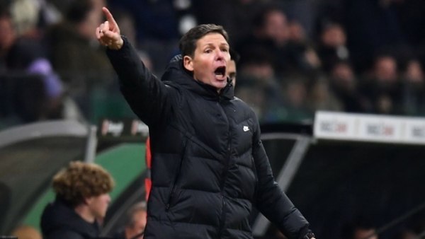 «Ανακωχή» Πάλας – Γκλάσνερ, μένει ο Αυστριακός στον πάγκο των «αετών»