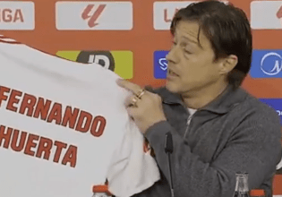 Συγκλονίζει ο Αλμέιδα: Αφιέρωσε τη νίκη της Σεβίλλης σε αδικοχαμένο φίλαθλο στο σιδηροδρομικό δυστύχημα