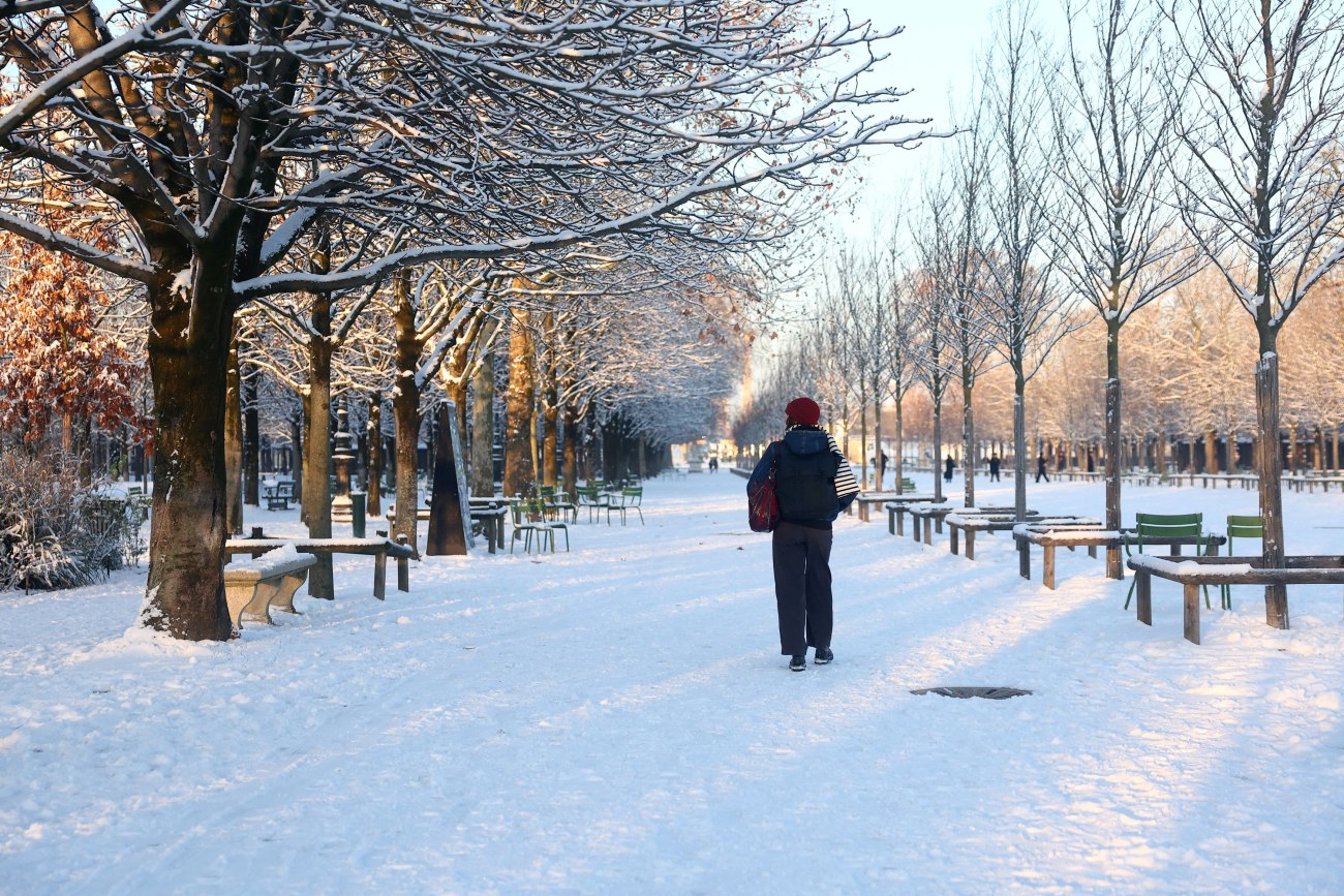 Παρίσι: Κάνουν σκι στη… Μονμάρτη μετά τα χιόνια (video)