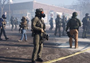 Γαλλία: Βουλευτές ζητούν εξηγήσεις για τη σύμβαση τεχνολογικής εταιρείας με σκοπό την παροχή βοήθειας στην ICE στις ΗΠΑ