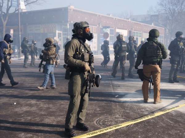 Γαλλία: Βουλευτές ζητούν εξηγήσεις για τη σύμβαση τεχνολογικής εταιρείας με σκοπό την παροχή βοήθειας στην ICE στις ΗΠΑ