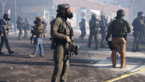 Γαλλία: Βουλευτές ζητούν εξηγήσεις για τη σύμβαση τεχνολογικής εταιρείας με σκοπό την παροχή βοήθειας στην ICE στις ΗΠΑ