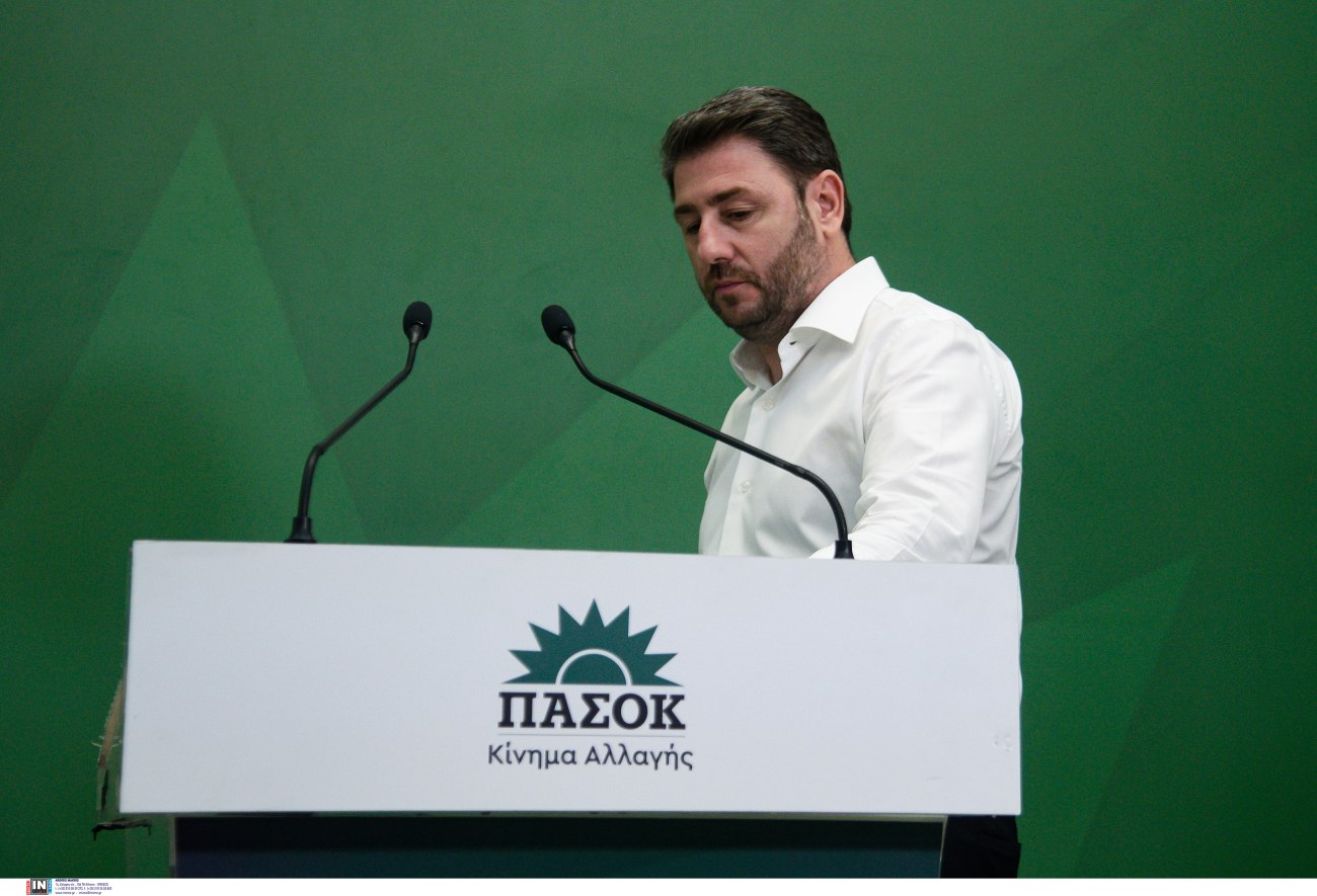 ΠΑΣΟΚ: Η δημοσκοπική πτώση, το συνέδριο και η «ηχώ δωματίου»