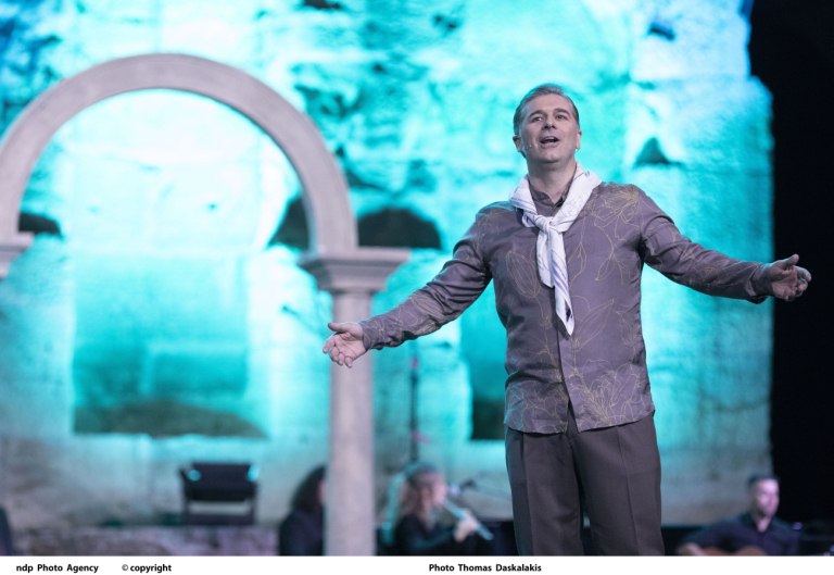 Αλέξανδρος Μπουρδούμης: «Οδεύω στα 50, δεν κάθομαι να ψαχτώ όπως ήμουν πιτσιρικάς»