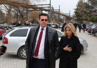 Αναχρονισμού συνέχεια από το περιβάλλον Καρυστιανού: Ο δικηγόρος της θέλει μοναρχία και μοιχεία να τεθούν σε… διαβούλευση