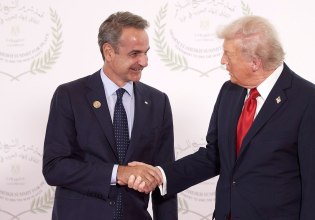 Ο Τραμπ κουρελιάζει το διεθνές δίκαιο και ο Μητσοτάκης με Κύπρο και Θράκη στη μασχάλη σκύβει το κεφάλι, αλλά στους αγρότες τον νόμο θα τον επιβάλει