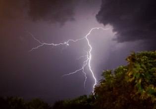 Καιρός: Πάνω από 43.000 κεραυνοί έπεσαν τη Δευτερά – Που σημειώθηκαν τα μεγαλύτερα ύψη βροχής