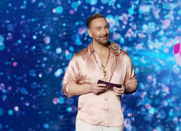 «Εσύ είσαι;» – Αγνώριστος ο Νίκος Κοκλώνης σε ανάρτηση από την Αμερική – Η αλήθεια πίσω από την φωτογραφία