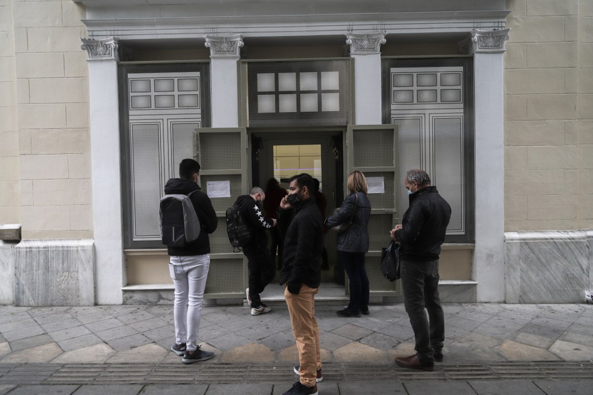 Τράπεζες: Συνδρομές… με το ζόρι