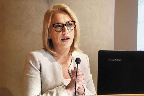 Δούρου προς Μητσοτάκη: Κρείττον του λαλείν το σιγάν κ. πρωθυπουργέ