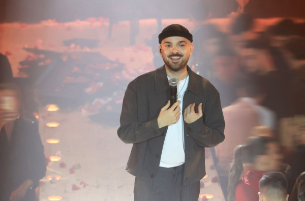 Ο Apon έρχεται δυναμικά με νέο album κι εμφανίσεις – Χαμός στα social media με το teaser για το νέο του album