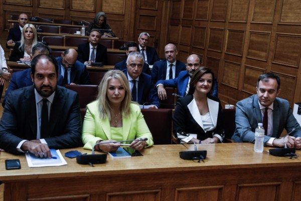 Υποκλοπές: Οι «στημένες» ερωτήσεις των βουλευτών της ΝΔ στον Τρίμπαλη στην Εξεταστική και το μήνυμα από το δεξί χέρι του Λαβράνου