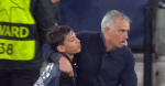 Τι είπε το ball boy της Μπενφίκα για την αγκαλιά με τον Μουρίνιο: «Την επόμενη μέρα έγινε χαμός στο σχολείο» (pics)