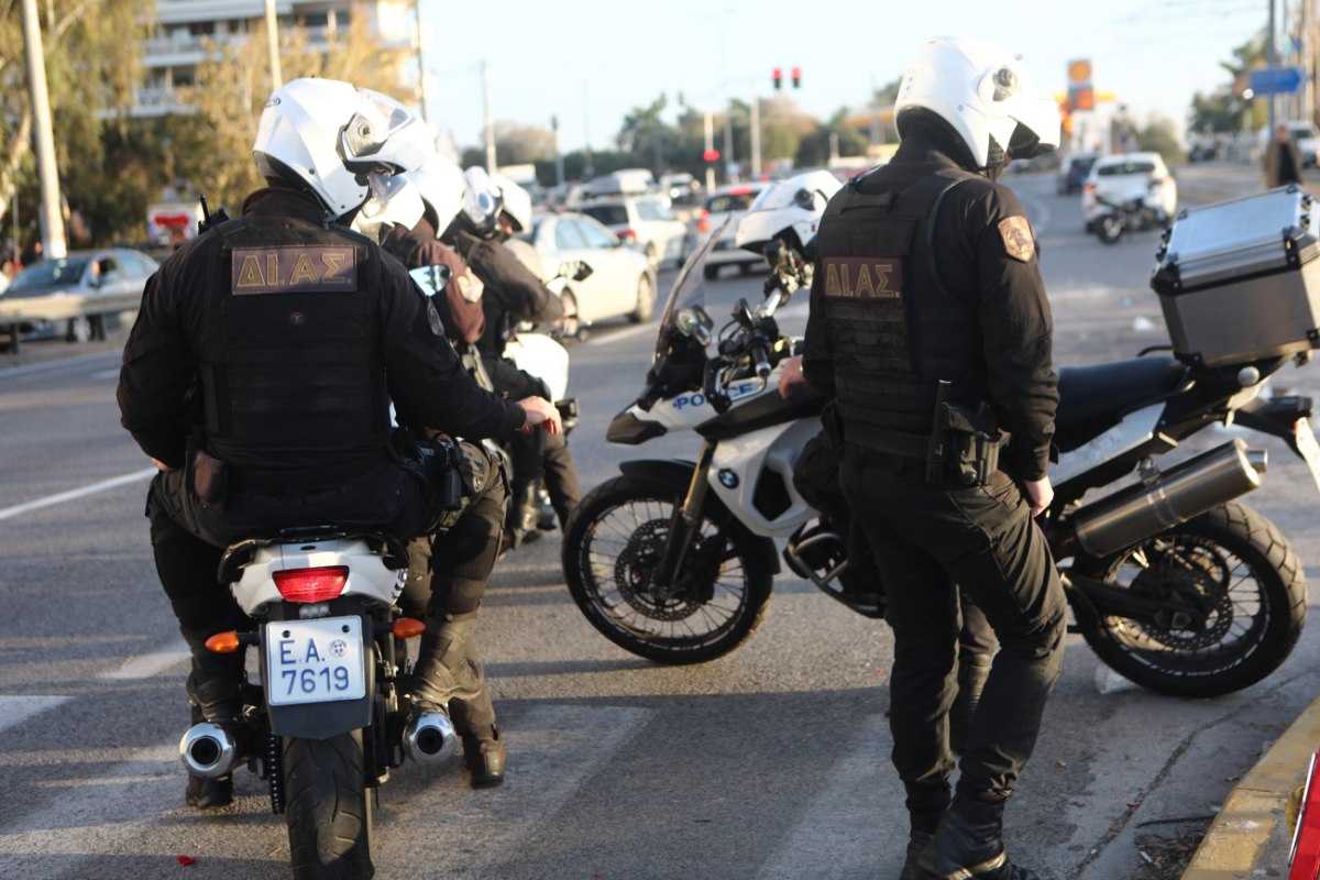 Κερατσίνι: Κινηματογραφική καταδίωξη ανήλικου που παραβίασε κόκκινο με κλεμμένη μηχανή