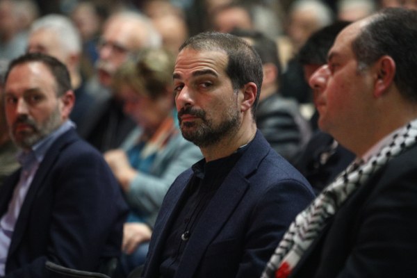 Σακελλαρίδης: Η σύλληψη Μαδούρο και η απαγωγή του από τους Αμερικανούς είναι πράξη βαρβαρότητας