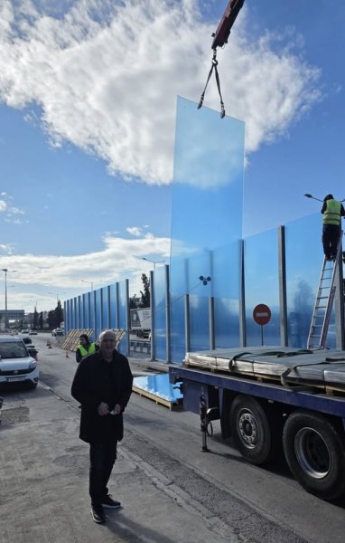 Δήμος της Αττικής τοποθετεί ηχοπετάσματα για τον περιορισμό της ηχορύπανσης