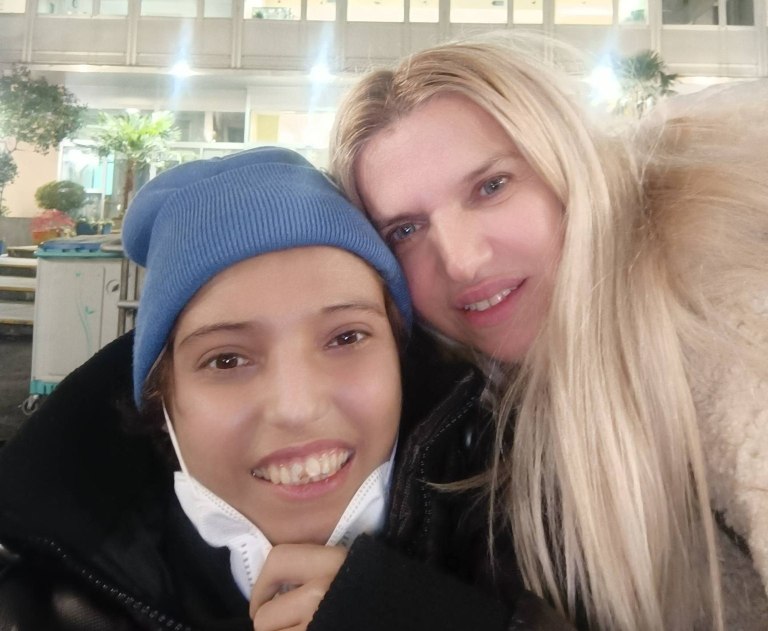 Επιστρέφει νικητής ο 18χρονος Μάριος μετά τη μεταμόσχευση ήπατος – Συγκινεί το μήνυμα της μητέρας του