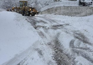 Πάνω από τριάντα πόντοι το ύψος του χιονιού στο Μουζάκι-Συστάσεις της Δημοτικής Αρχής στους πολίτες