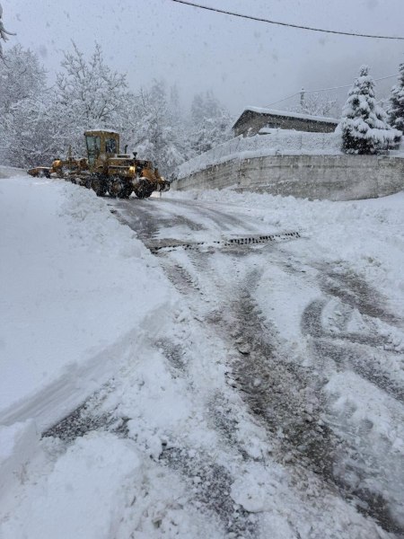Πάνω από τριάντα πόντοι το ύψος του χιονιού στο Μουζάκι-Συστάσεις της Δημοτικής Αρχής στους πολίτες