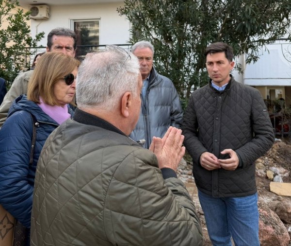 Στην Άνω Γλυφάδα κλιμάκιο του ΠΑΣΟΚ – «Πλημμυρισμένη η ανασφάλεια των πολιτών»