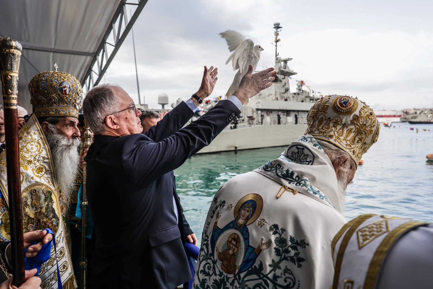 Τασούλας: Γιορτάζουμε σήμερα τα ολόφωτα Φώτα