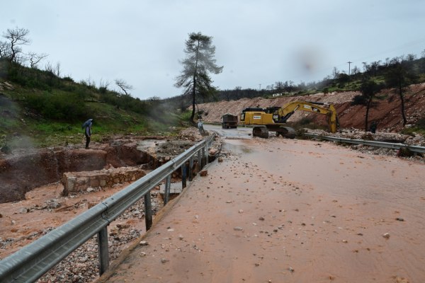 Νέα συνεδρίαση της Επιτροπής Εκτίμησης Κινδύνου ενόψει κακοκαιρίας – Ποιες περιφέρειες και δήμοι παραμένουν σε «Red Code»