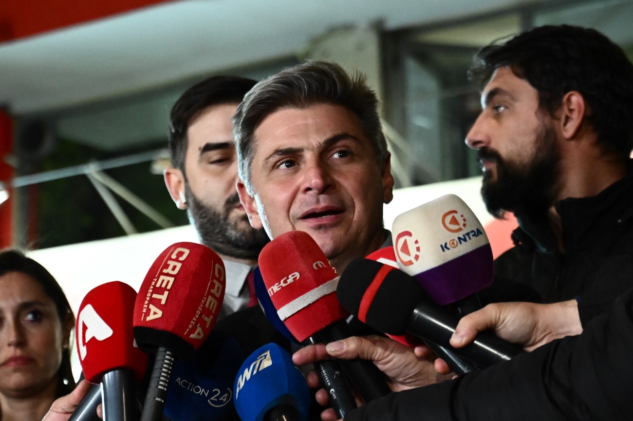 Δεν παραδίδει την έδρα ο Φαραντούρης – «Ο ΣΥΡΙΖΑ απομακρύνθηκε από τα μαζικά κινήματα»