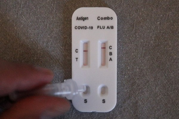 ΕΟΔΥ: Σε υψηλά επίπεδα η γρίπη – Αυξήθηκαν οι εισαγωγές σε νοσοκομεία και οι νοσηλείες σε ΜΕΘ