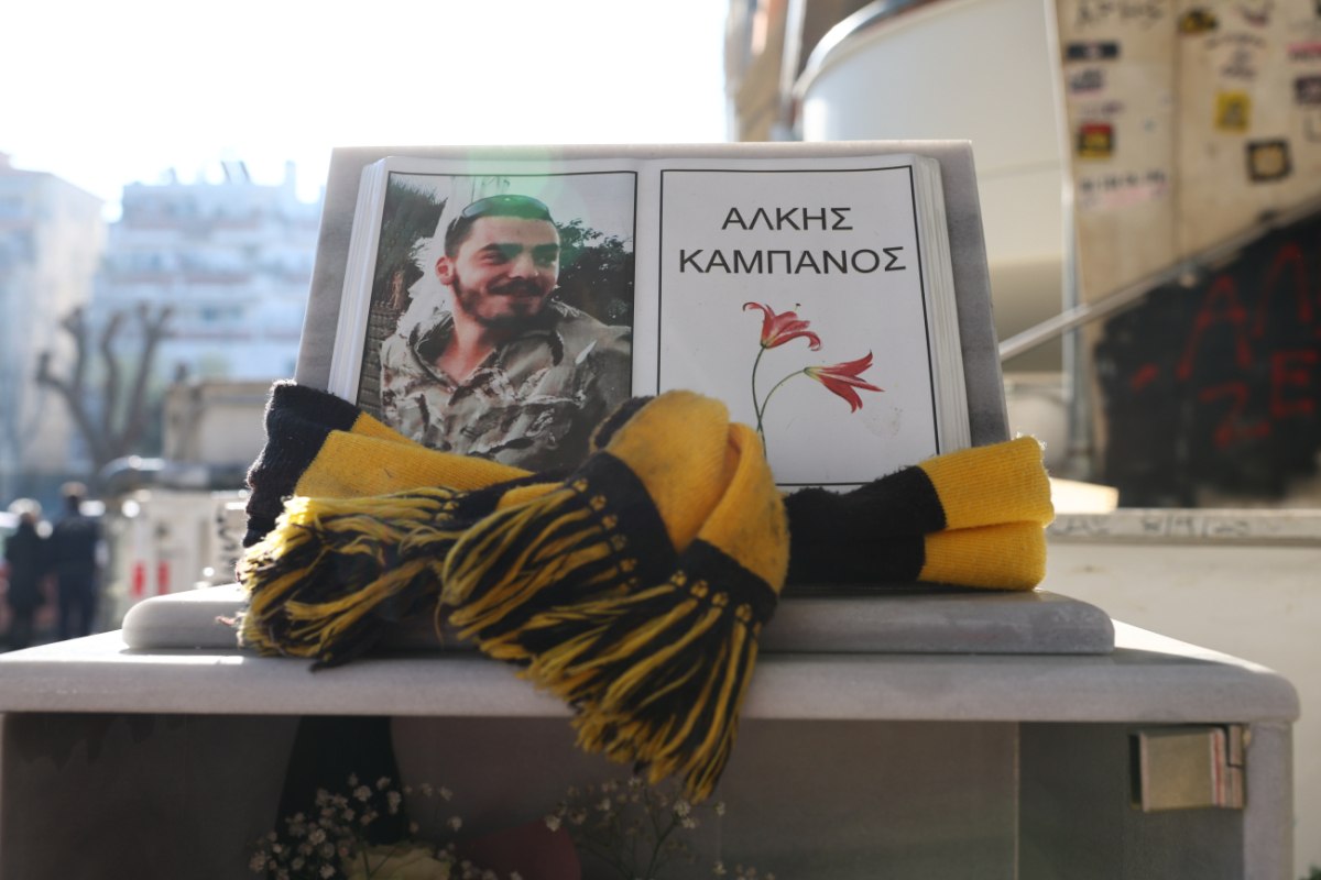 Σε μια Θεσσαλονίκη ντυμένη στα μαύρα, κάποιες πληγές παραμένουν ανοιχτές