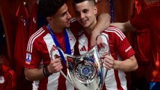 Ο Τζολάκης και ο Μουζακίτης αποθέωσαν τον Κωστούλα, για το «ψαλιδάκι»