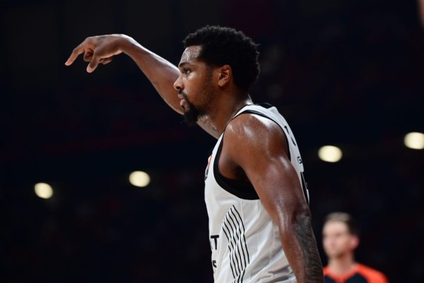 «Αυτά είναι τα δεδομένα για το μέλλον του Ταϊρίκ Τζόουνς – Γιατί δεν προχωράει η μεταγραφή»