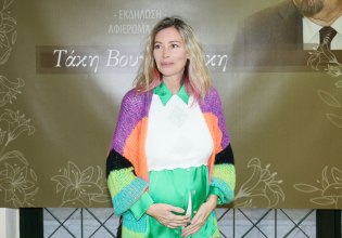 «Εγώ ένιωθα καλά να το κάνω»: Η Άριελ Κωνσταντινίδη απαντά στα σχόλια για την ηλικία της μητρότητας