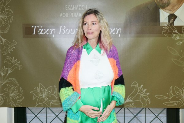 «Εγώ ένιωθα καλά να το κάνω»: Η Άριελ Κωνσταντινίδη απαντά στα σχόλια για την ηλικία της μητρότητας