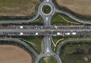 Ανυποχώρητοι οι αγρότες ετοιμάζονται για τον 48ωρο αποκλεισμό – Νέο αφήγημα και σχέδια για πρόστιμα από το Μαξίμου