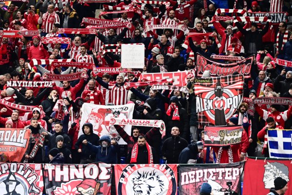 Έφτασε στην Κρήτη ο κόσμος του Ολυμπιακού (vid)