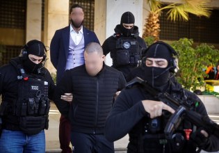 Ανατροπή στην υπόθεση της Φοινικούντας: Ο 22χρονος που είχε παραδοθεί ως συνεργός ήταν τελικά ο εκτελεστής
