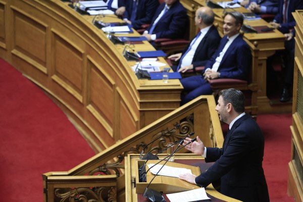 «Μετωπική» ΠΑΣΟΚ και ΝΔ με φόντο τον ΟΠΕΚΕΠΕ και την ευλογιά – Νέα παρέμβαση Ανδρουλάκη σήμερα στη Βουλή