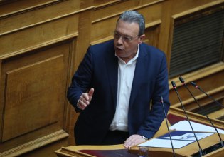 Φάμελλος: Ο προϋπολογισμός υλοποιεί μνημονιακή λιτότητα – Δίνει προτεραιότητα στους ισχυρούς φίλους του Μητσοτάκη