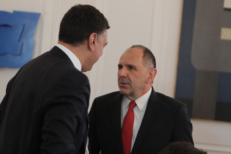 Συνάντηση Κικίλια – Γεραπετρίτη μετά τις επιθέσεις με drones σε ελληνόκτητα τάνκερ στη Μαύρη Θάλασσα