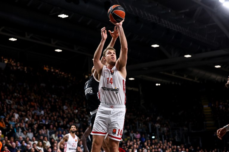 Βεζένκοφ: «Είναι το μεγαλύτερο ντέρμπι της Ευρώπης»