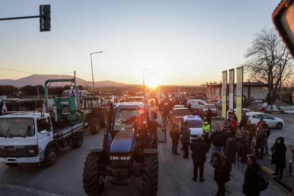 Στις 12:00 η πανελλαδική σύσκεψη των αγροτών στα Μάλγαρα – Τα σενάρια του «κλοιού» και της «απόβασης»