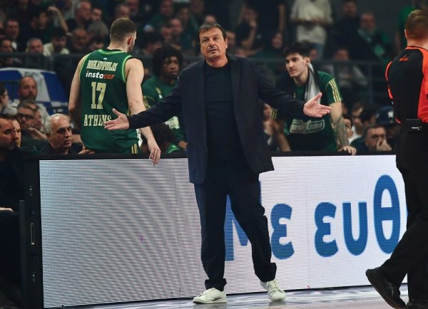 Αταμάν: «Μετά από τόσες ήττες κόντρα στον Ολυμπιακό, κάποιοι παίκτες φοβούνται να παίξουν» (vid)