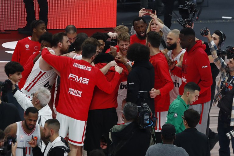 Το βίντεο της ΚΑΕ Ολυμπιακός από την αποθέωση του κόσμου στο ΣΕΦ