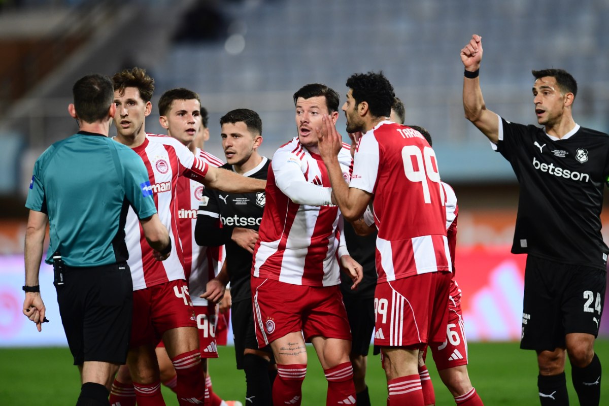 Ο Τσακαλίδης ακύρωσε γκολ του Ολυμπιακού – Έντονες διαμαρτυρίες από τους «ερυθρόλευκους» (vid)