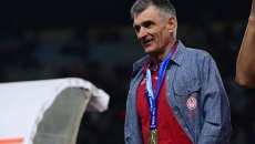 Conference League, νταμπλ, Super Cup και 100 ματς με τον Ολυμπιακό – Ο Μεντιλίμπαρ γράφει ιστορία με τον ΠΑΟΚ (vids)